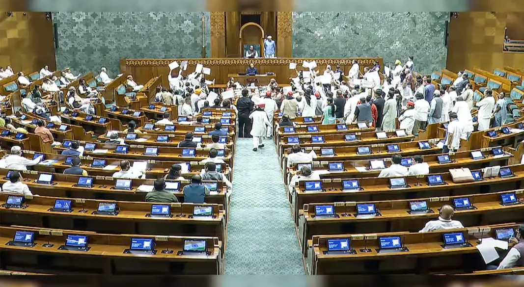 संसद में गतिरोध जारी