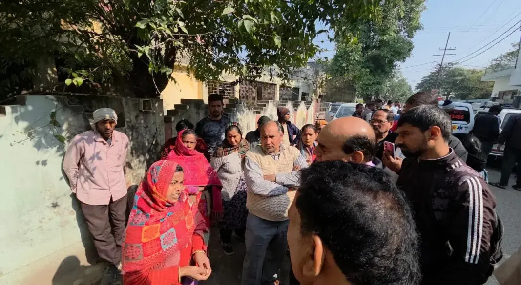 पत्नी के साथ पंखे पर लटके मिले रिटायर्ड दरोगा