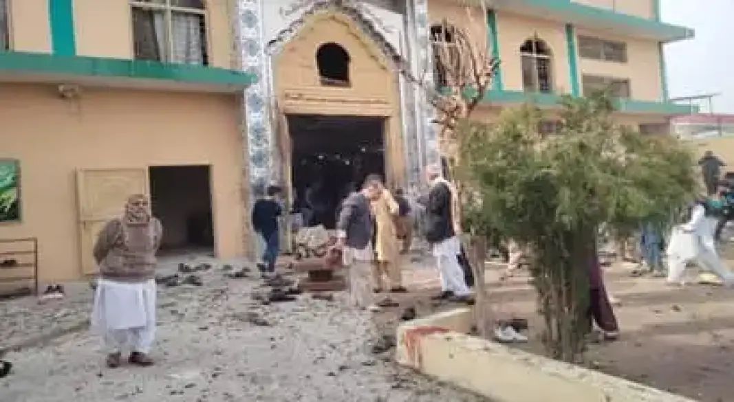 पाकिस्तानी शिया मस्जिद में जुमे की नमाज के दौरान ब्लास्ट