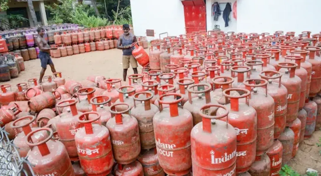 5 दिन बाद कमर्शियल LPG सिलेंडर की सप्लाई शुरू